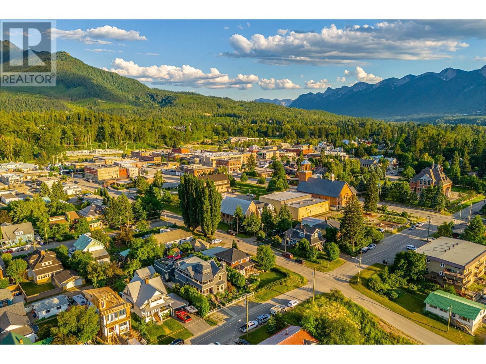 622 5TH Avenue, Fernie