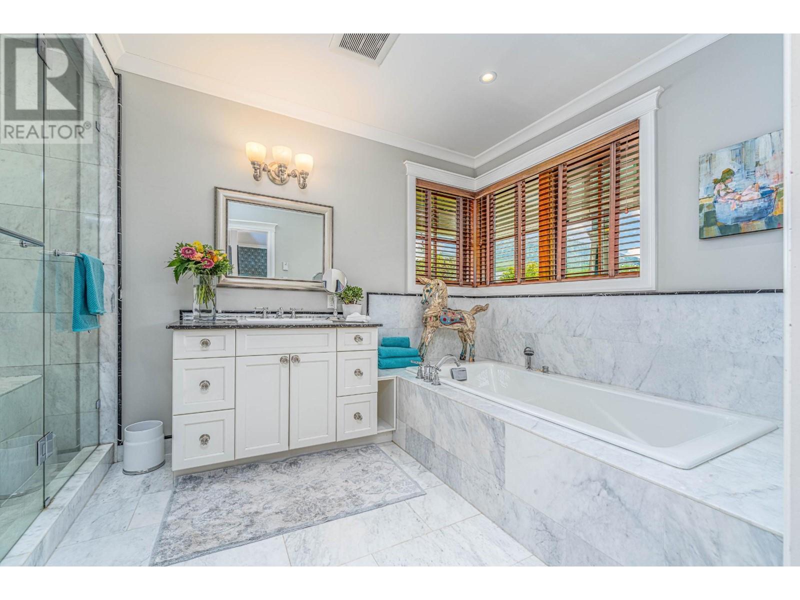 622 5TH Avenue - 32