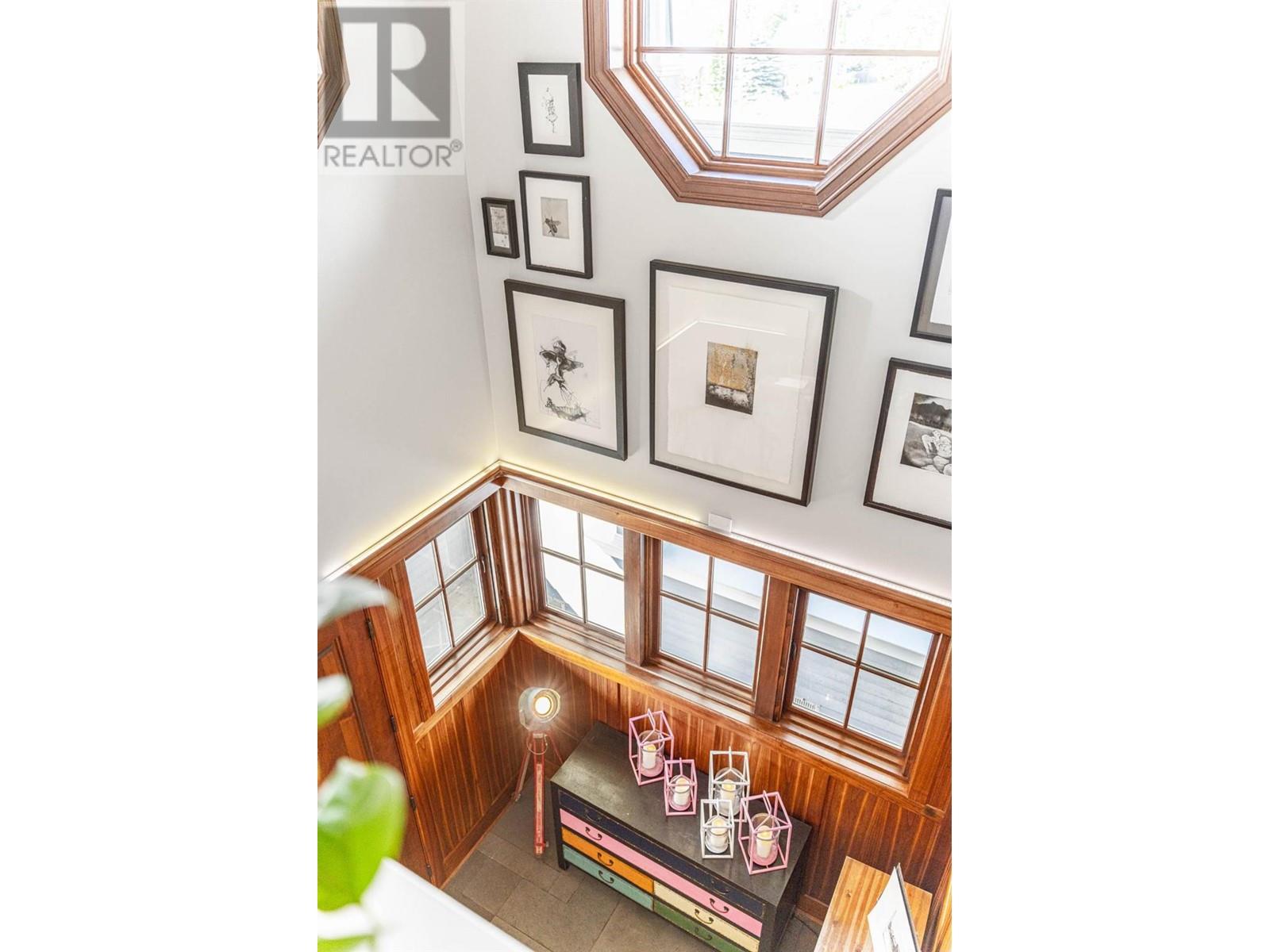 622 5TH Avenue - 8