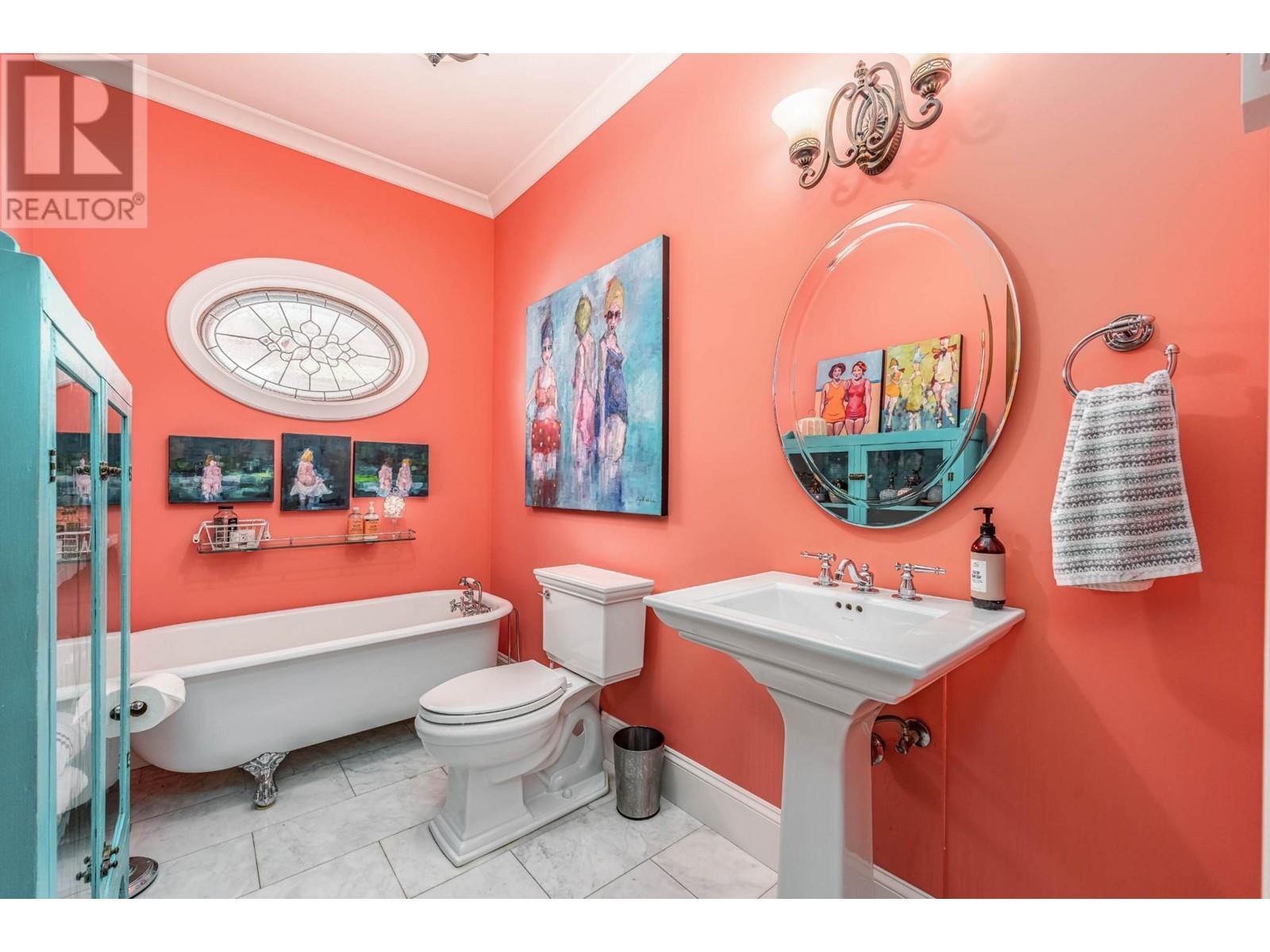 622 5TH Avenue - 26