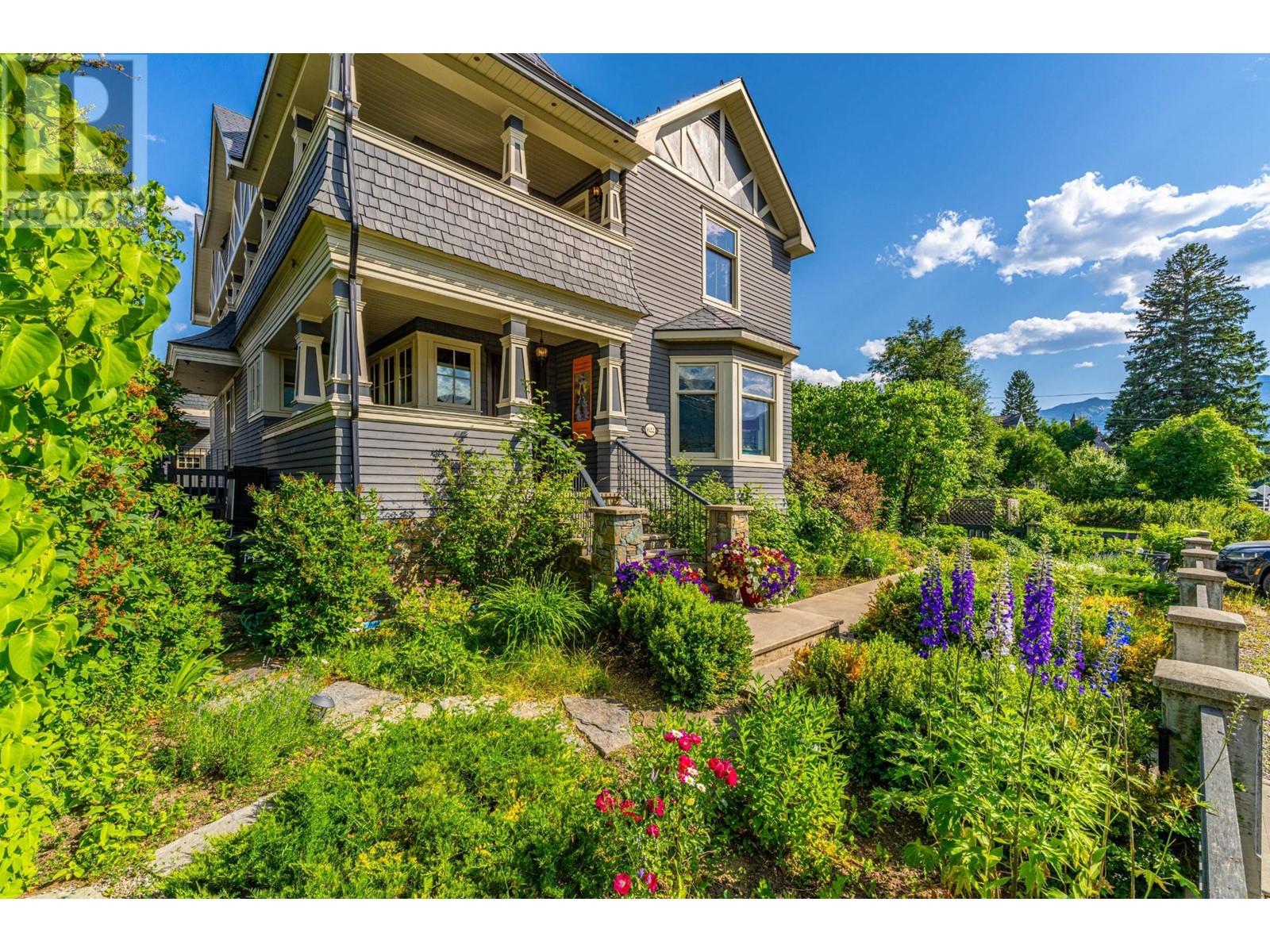 622 5TH Avenue, Fernie