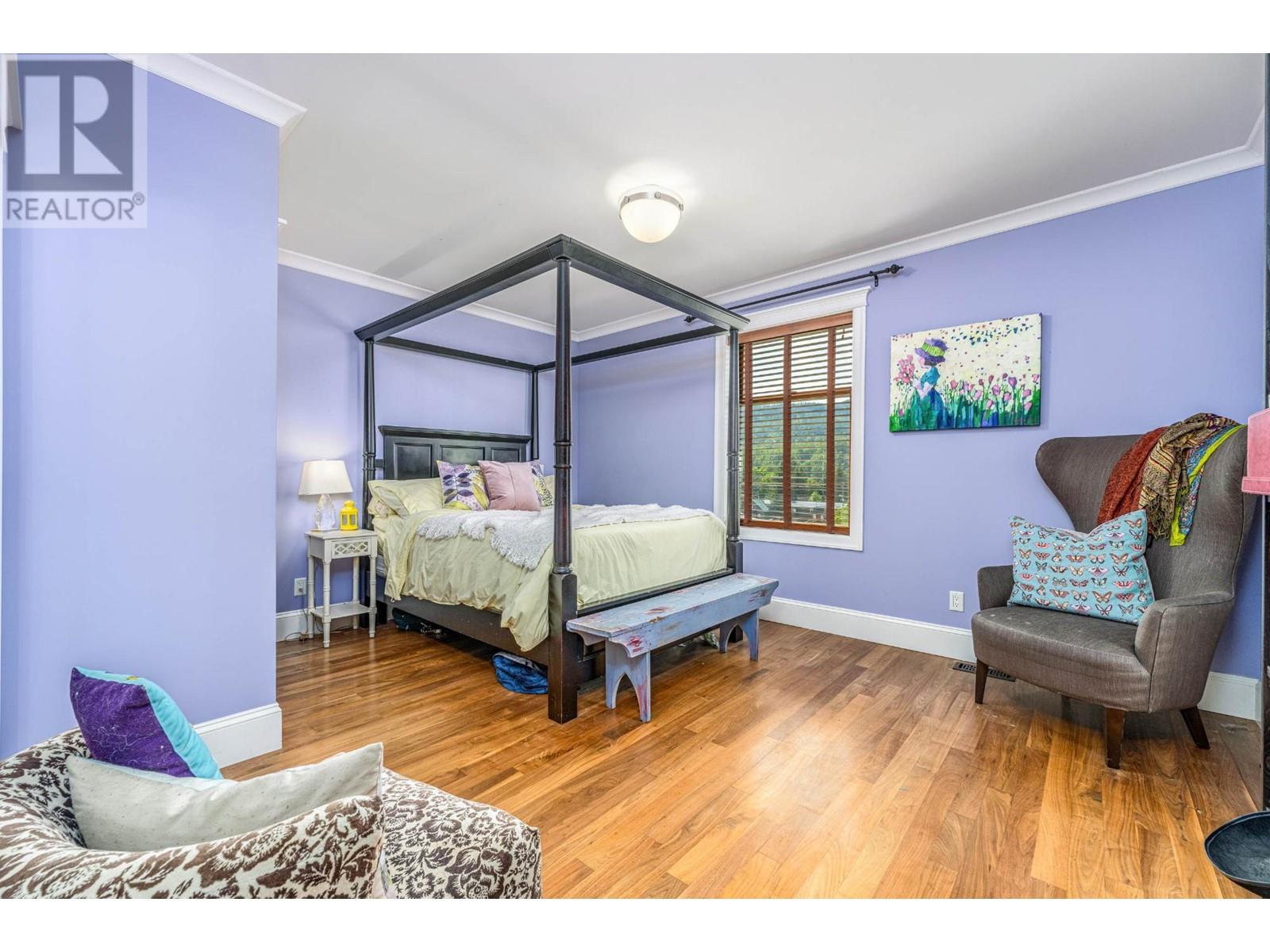 622 5TH Avenue - 38