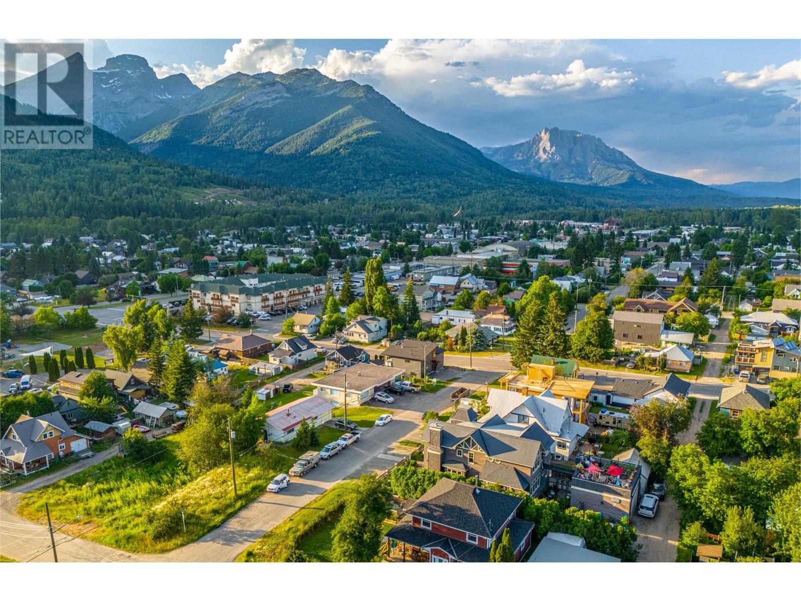 622 5TH Avenue, Fernie