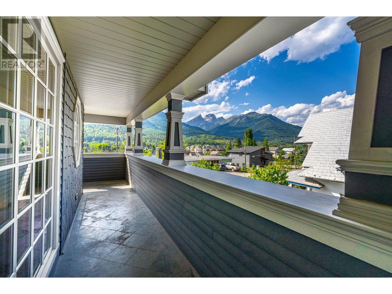 622 5TH Avenue, Fernie