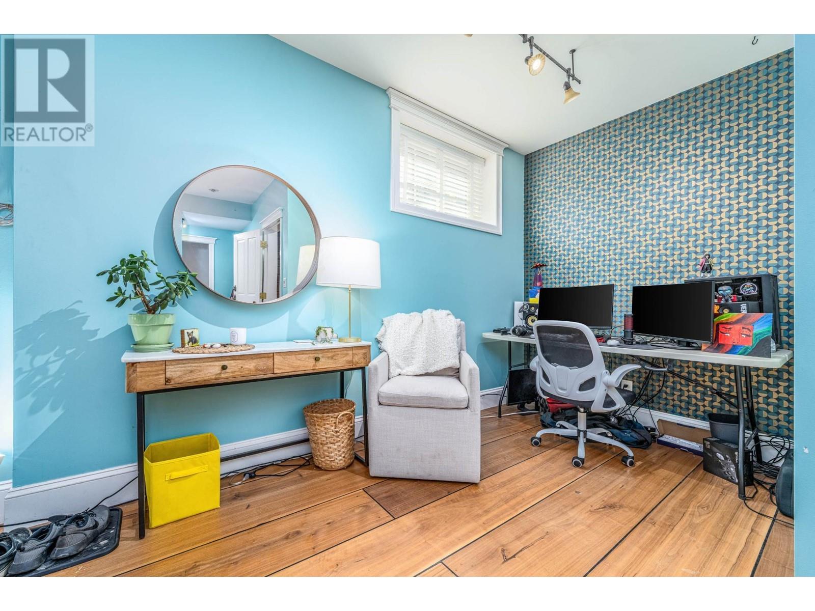 622 5TH Avenue - 47