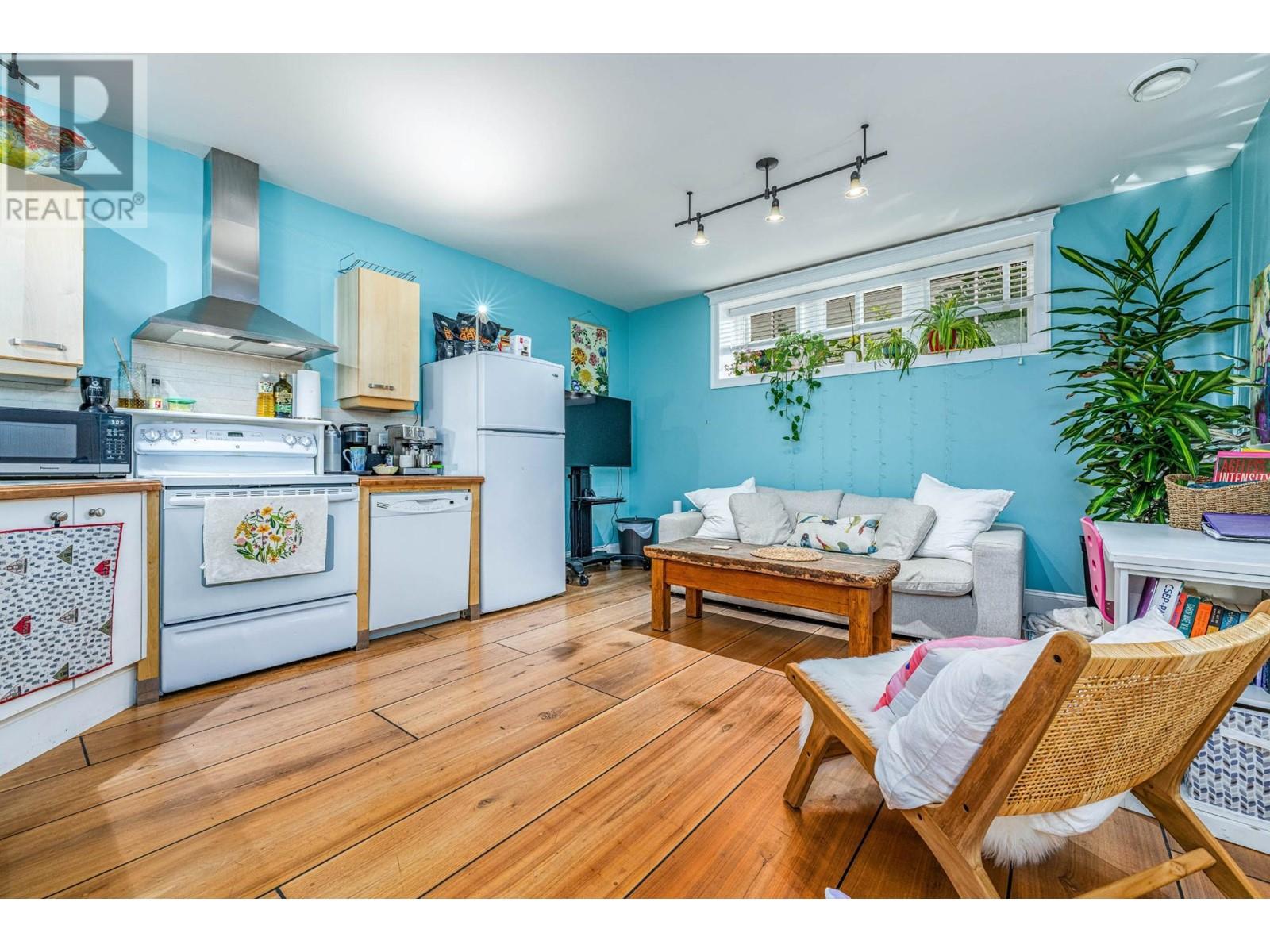 622 5TH Avenue - 48