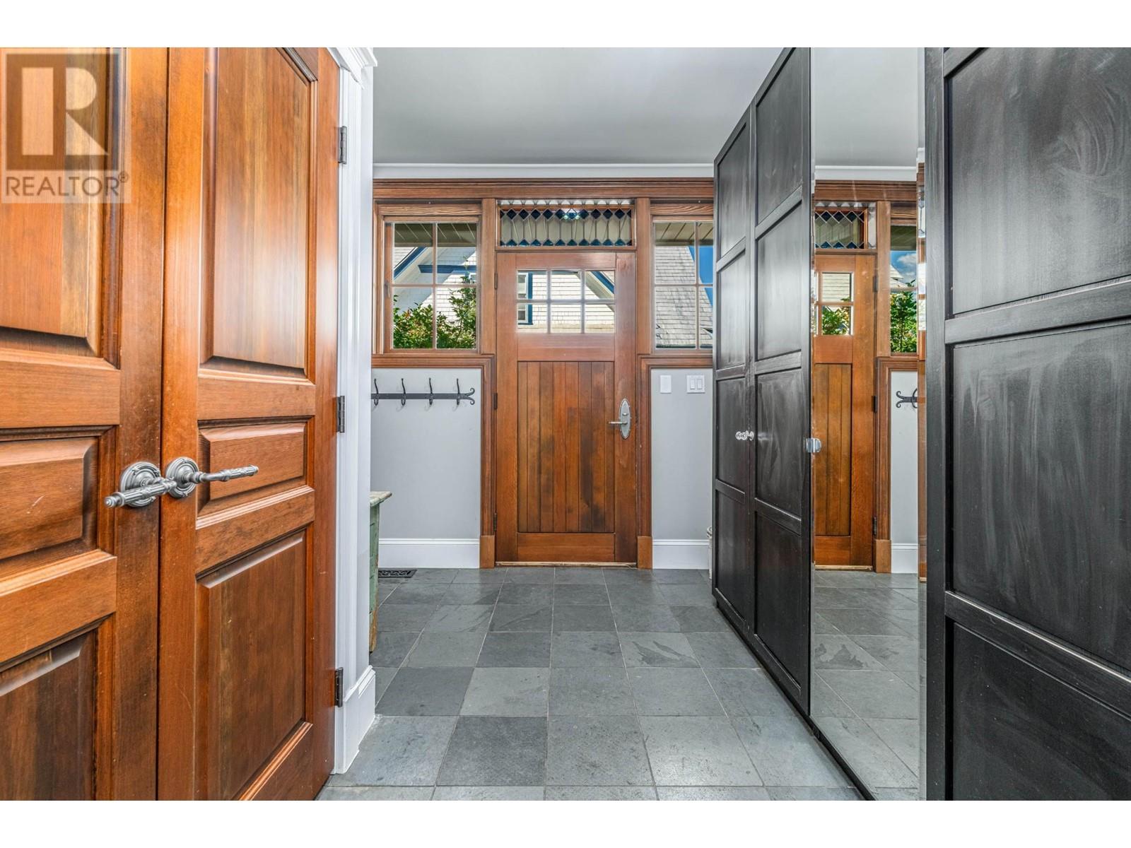 622 5TH Avenue, Fernie