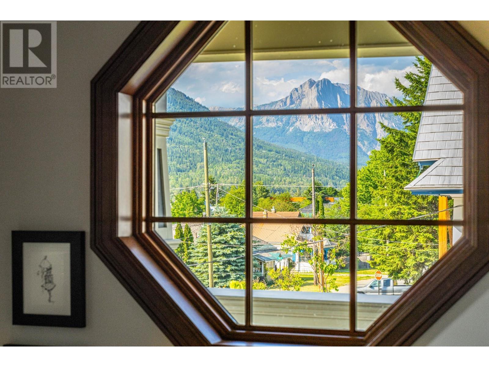 622 5TH Avenue, Fernie