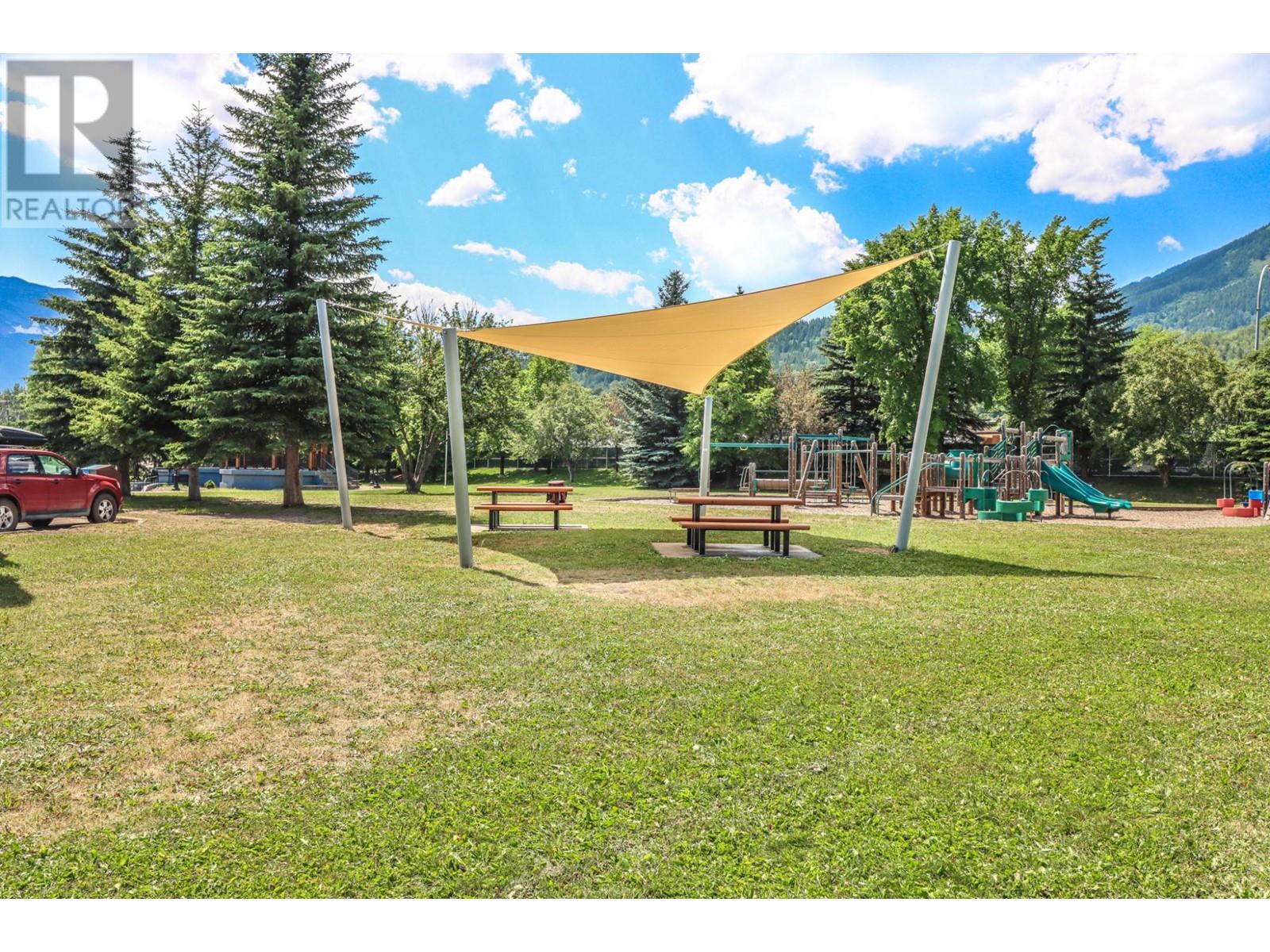 622 5TH Avenue, Fernie