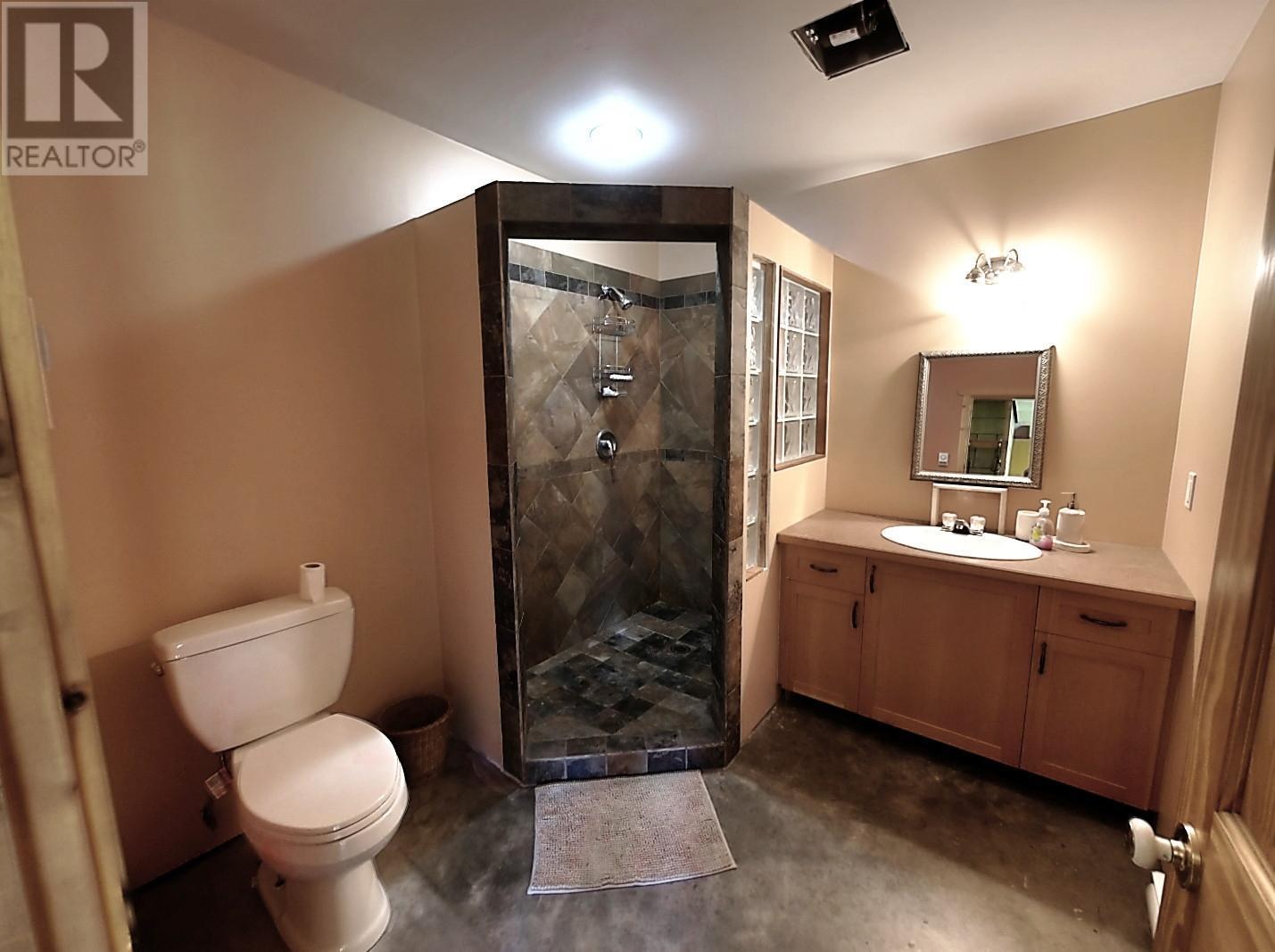  325 EAST WILSON CREEK  E Road, Rosebery