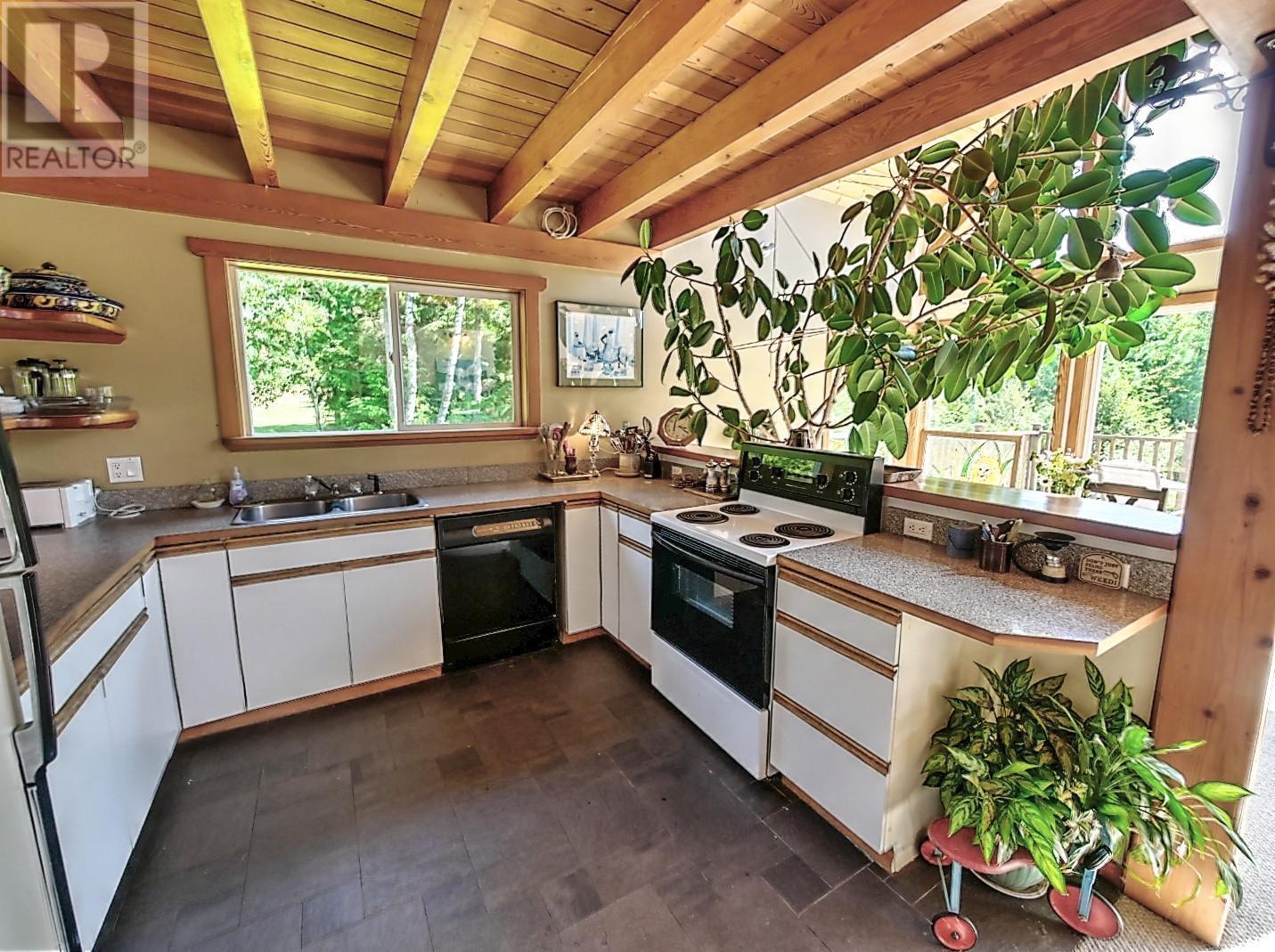  325 EAST WILSON CREEK  E Road, Rosebery