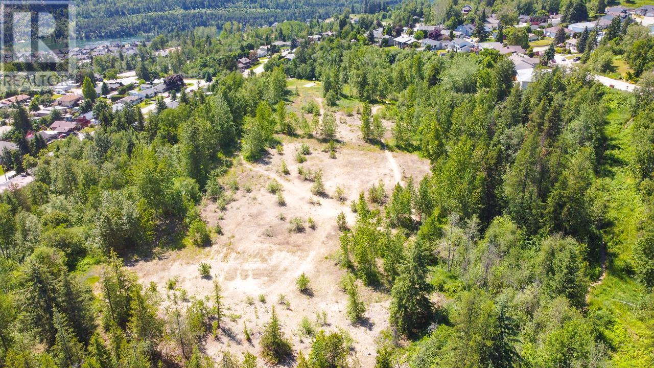3300 10TH Avenue, Castlegar