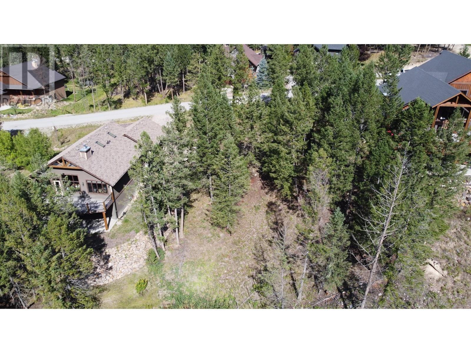 2516 COBBLESTONE Trail, Invermere