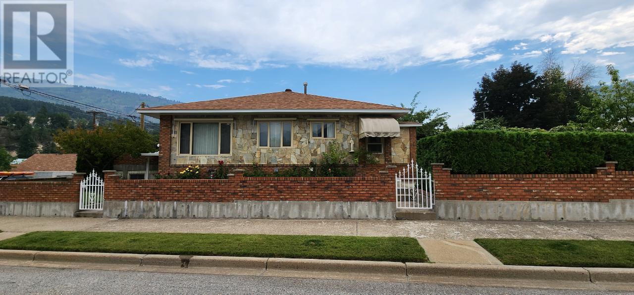 1912 THIRD Avenue, Trail