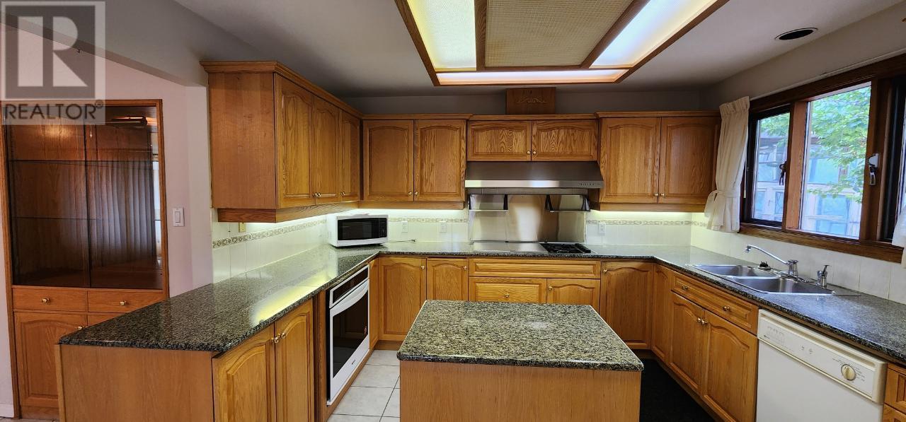 1912 THIRD Avenue, Trail