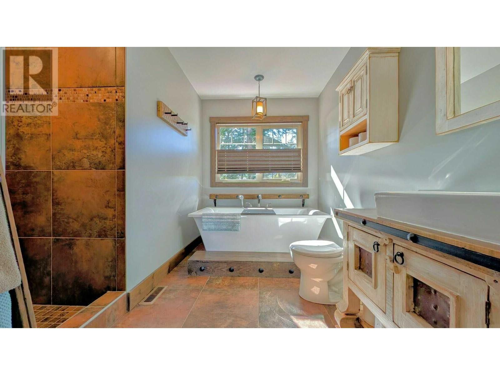 3271 41ST  S Avenue, Cranbrook