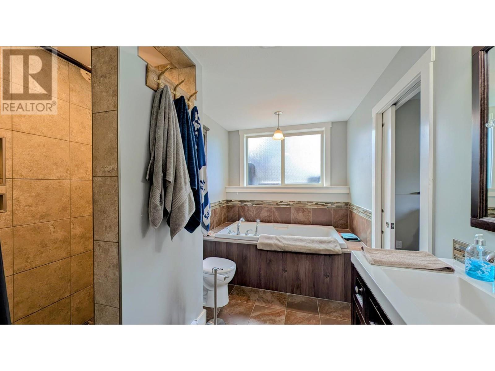 3271 41ST  S Avenue, Cranbrook