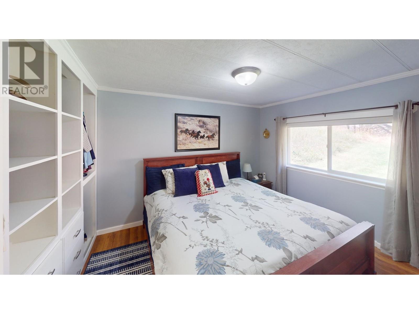 Photo 21 of 5670 Glenmore Drive, Edgewater BC