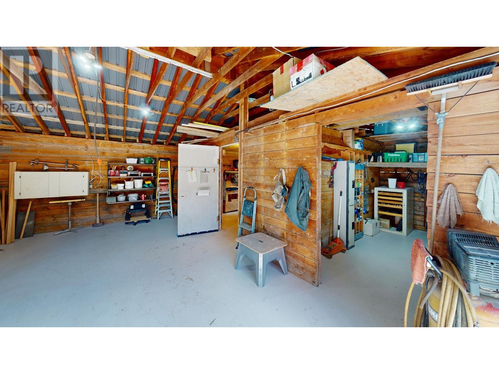 Photo 35 of 5670 Glenmore Drive, Edgewater BC