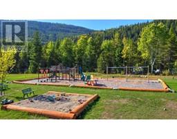 8202 Livesly Road Unit# 2, Yahk, BC V0B2P0 Photo 11