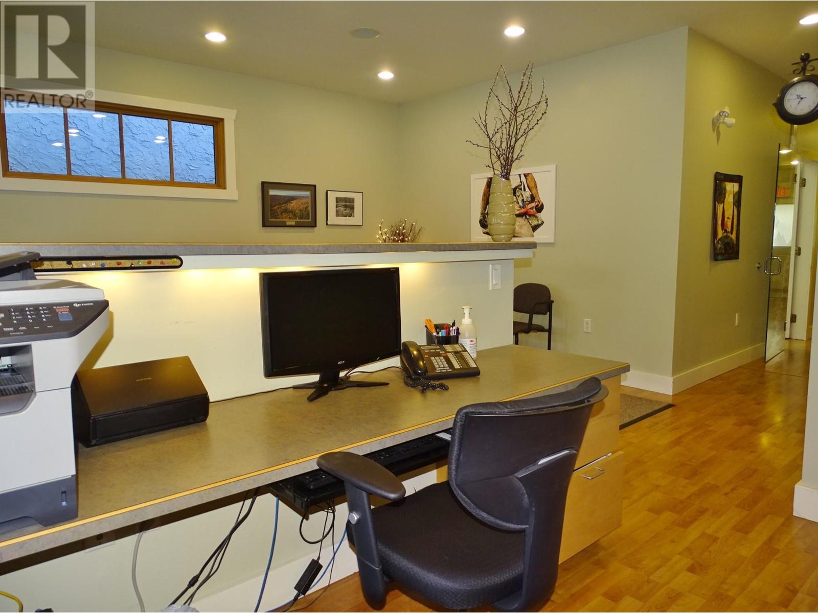 1570 BAY Avenue, Trail