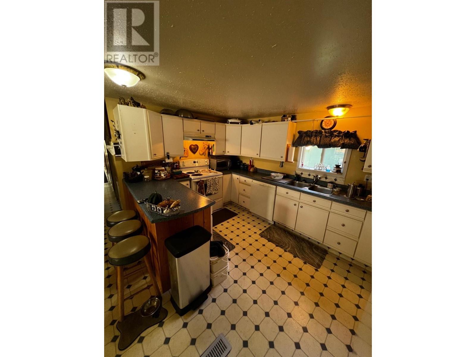 Photo 12 of 5707 Clement Road, Kitchener BC