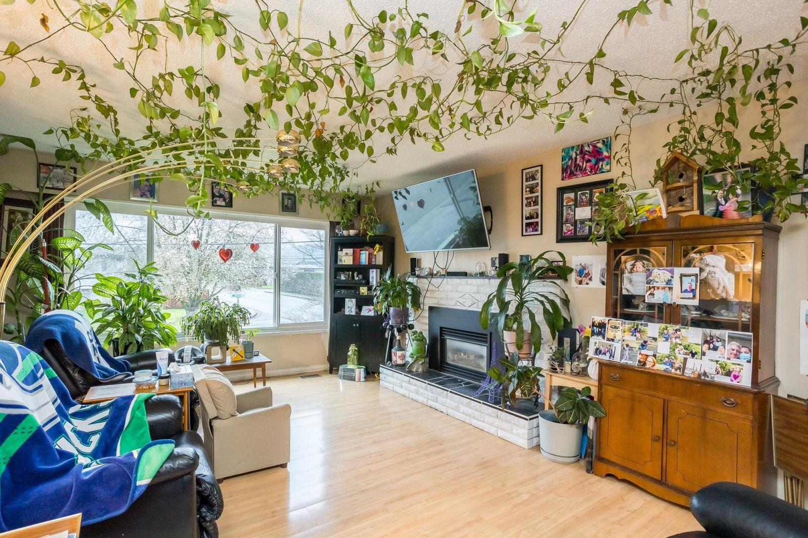 8809 WALTERS STREET, Chilliwack Proper South, Chilliwack real estate listing R2938854