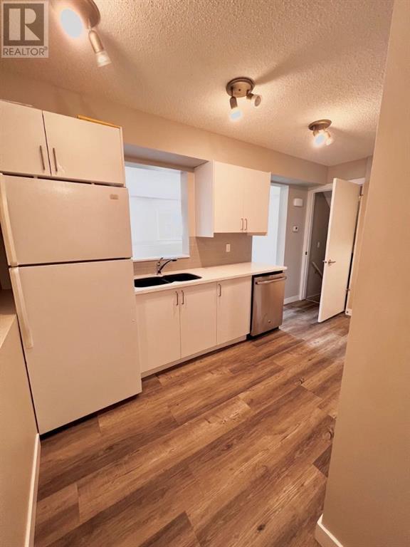 Single Family House 4 Level for Sale in  Silvergrove Way NW Silver Springs Calgary 