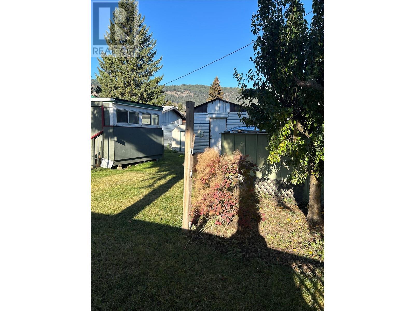 225 Pine Street, Chase