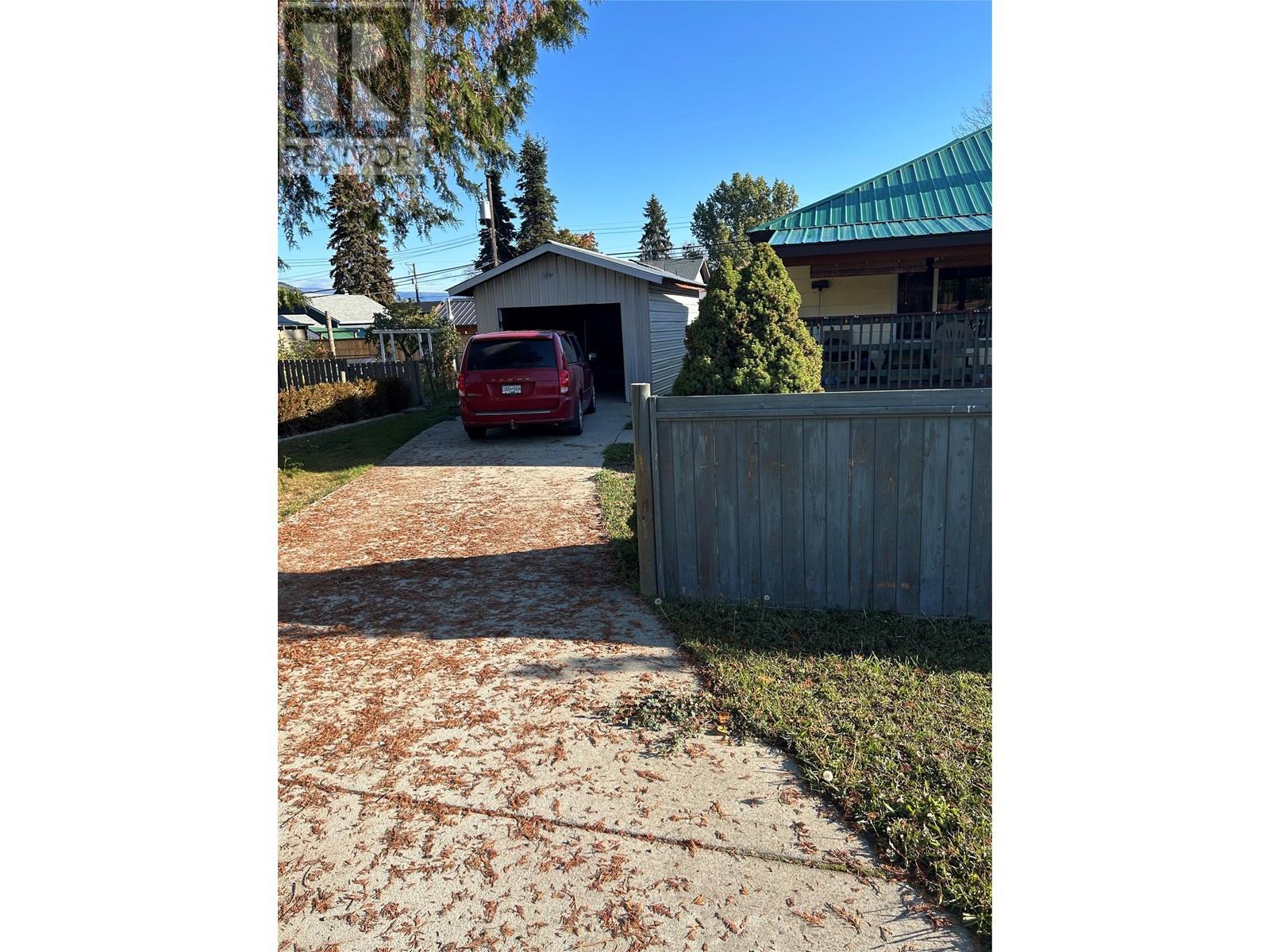 225 Pine Street, Chase