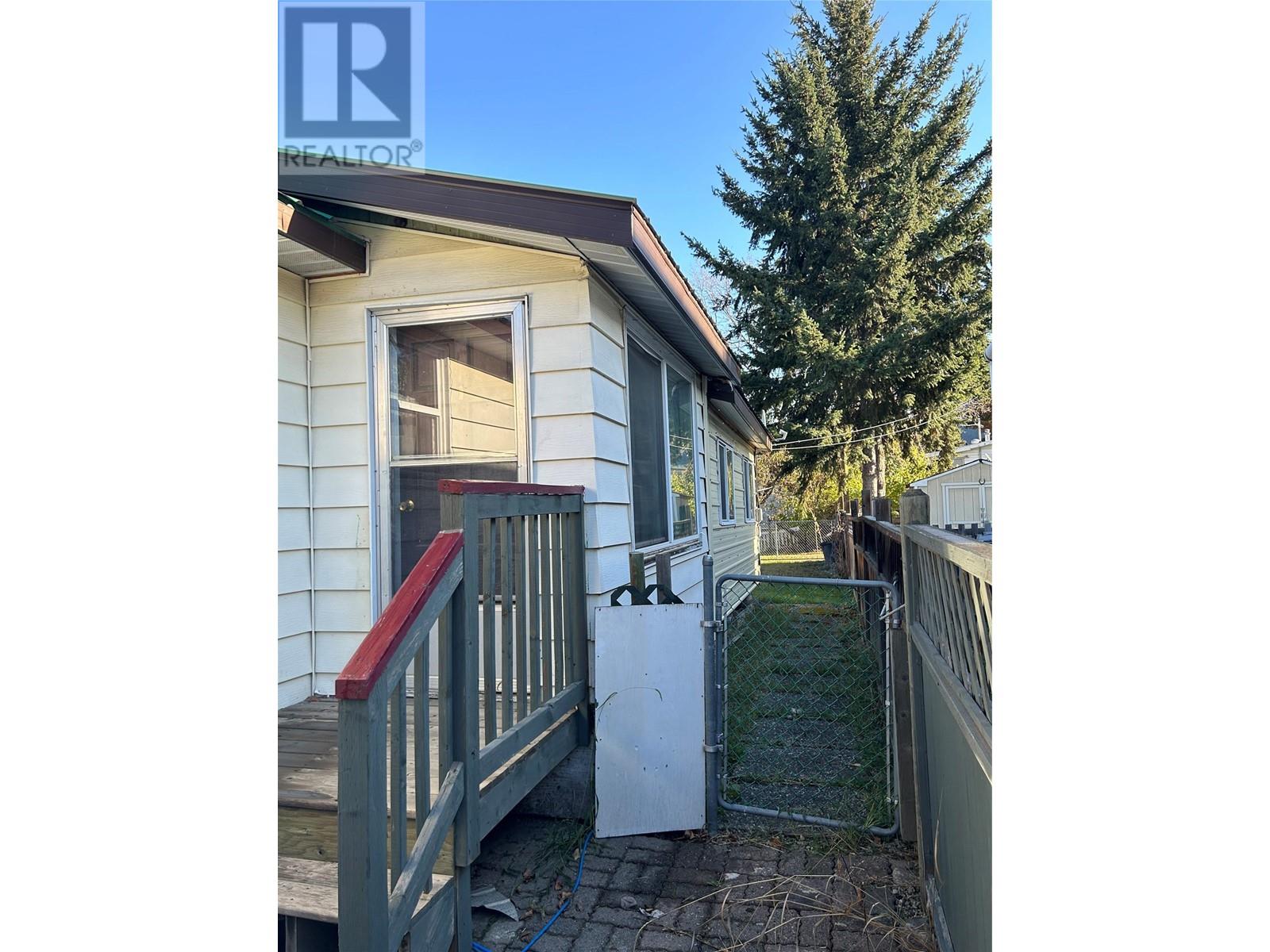 225 Pine Street, Chase