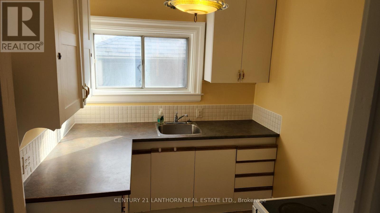 Photo 19 of 277 William Street, Belleville ON