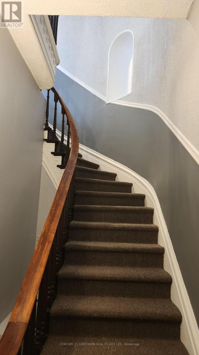 Photo 2 of 277 William Street, Belleville ON