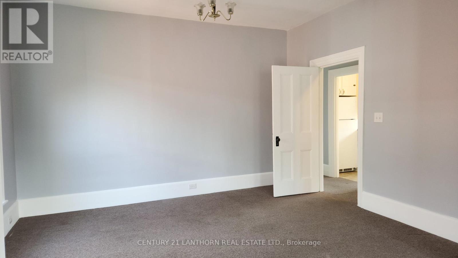 Photo 3 of 277 William Street, Belleville ON