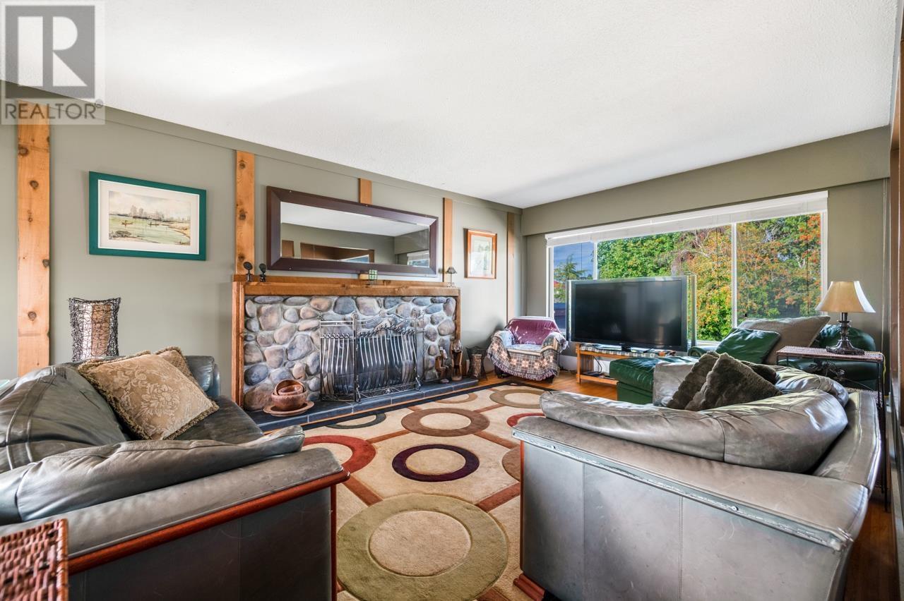 Photo 1 of 10540 Aintree Crescent, Richmond BC
