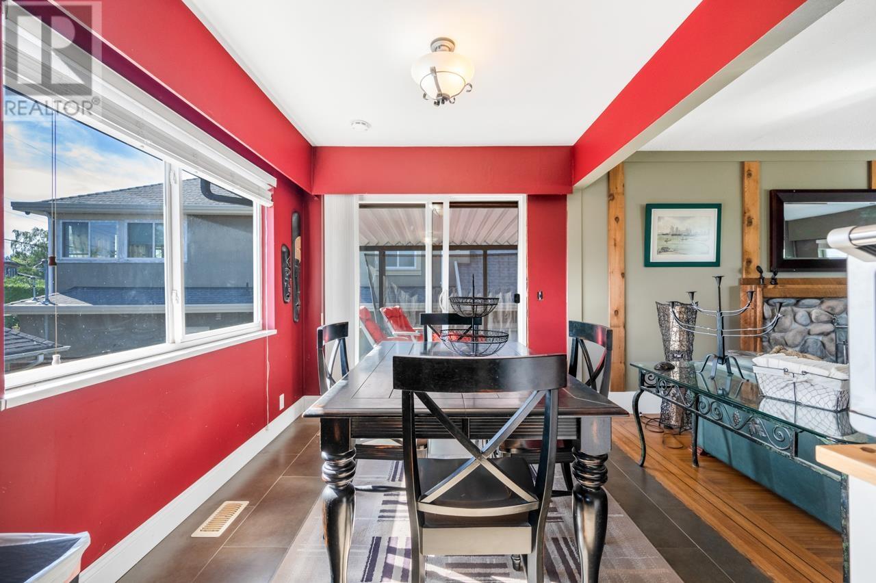Photo 3 of 10540 Aintree Crescent, Richmond BC
