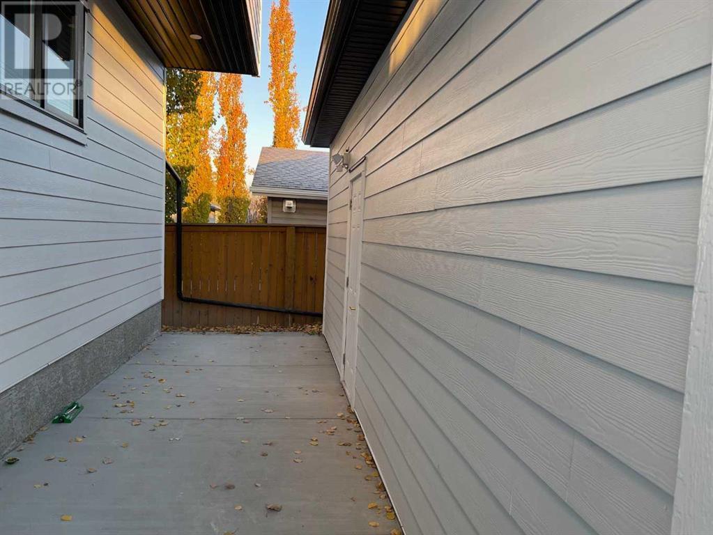 Single Family House for Sale in  Boulton Road NW Brentwood Calgary 