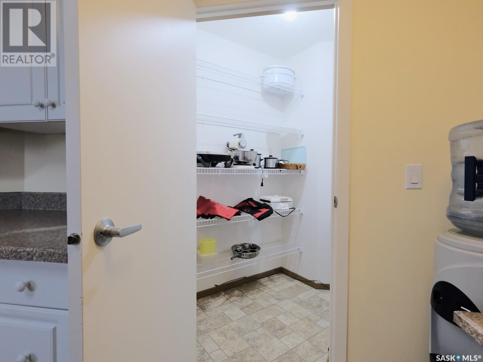 Photo 13 of 204 114 3rd Avenue E, Rosetown SK