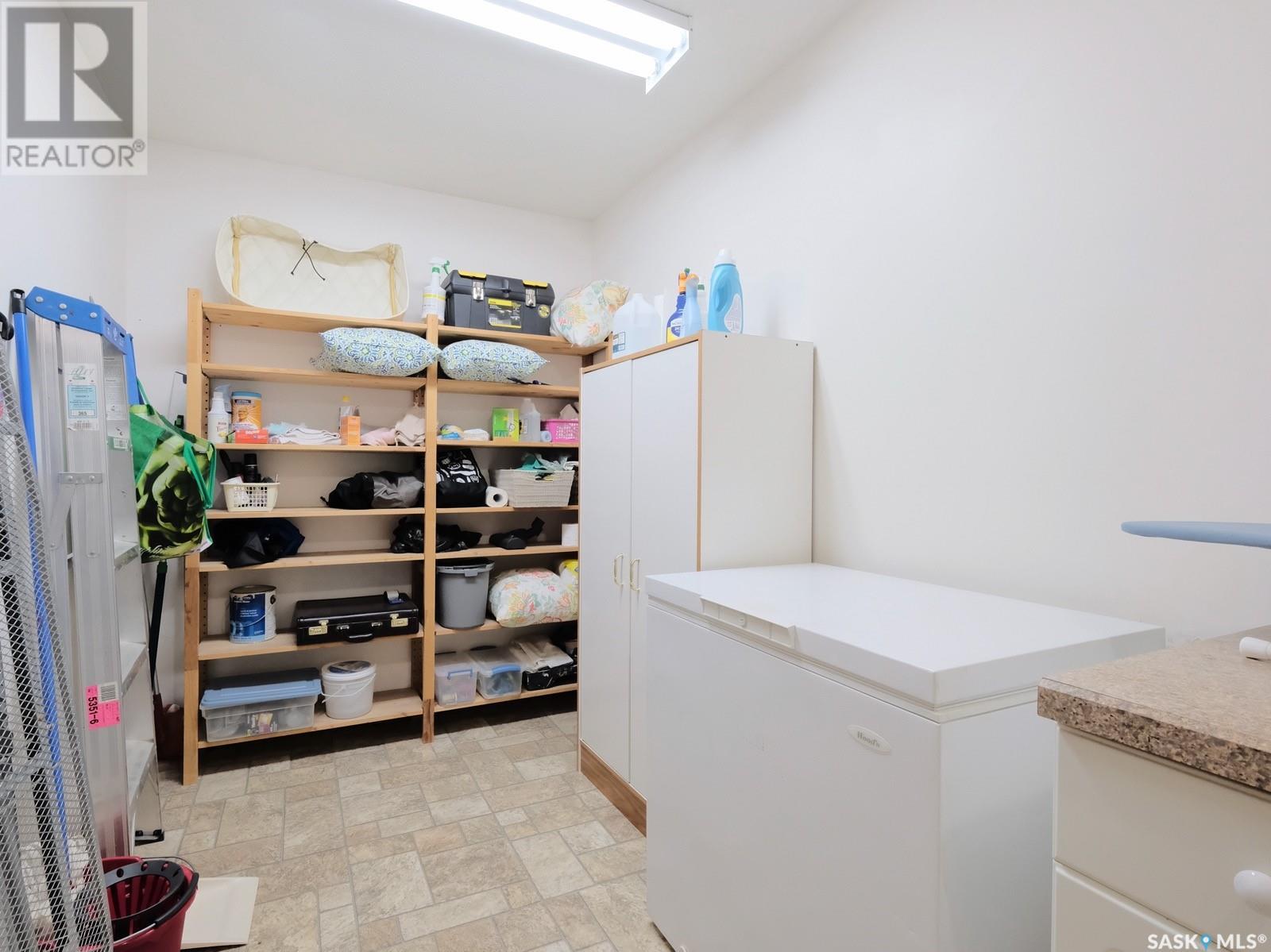 Photo 22 of 204 114 3rd Avenue E, Rosetown SK