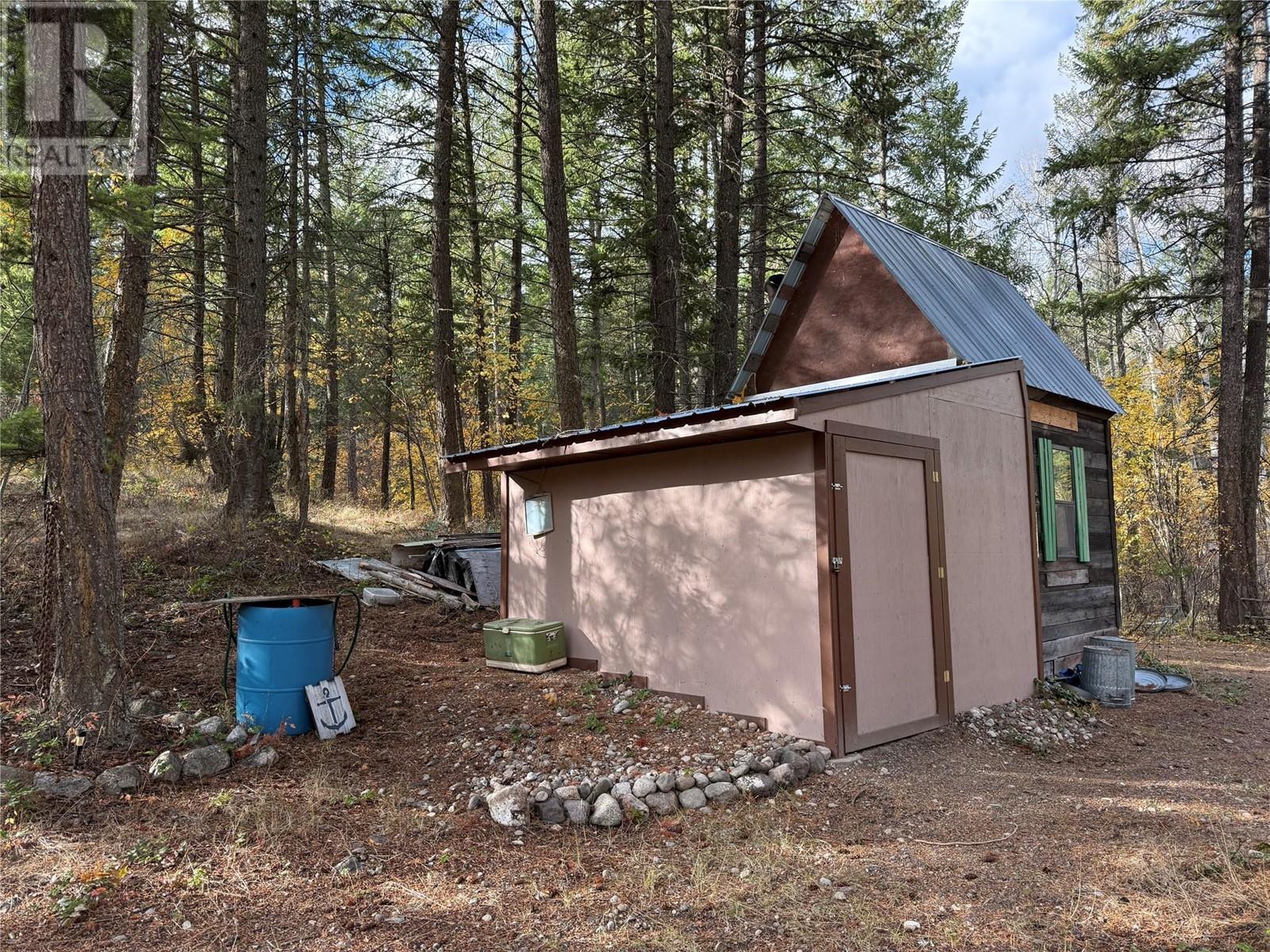  910 Firwood Road, Fintry