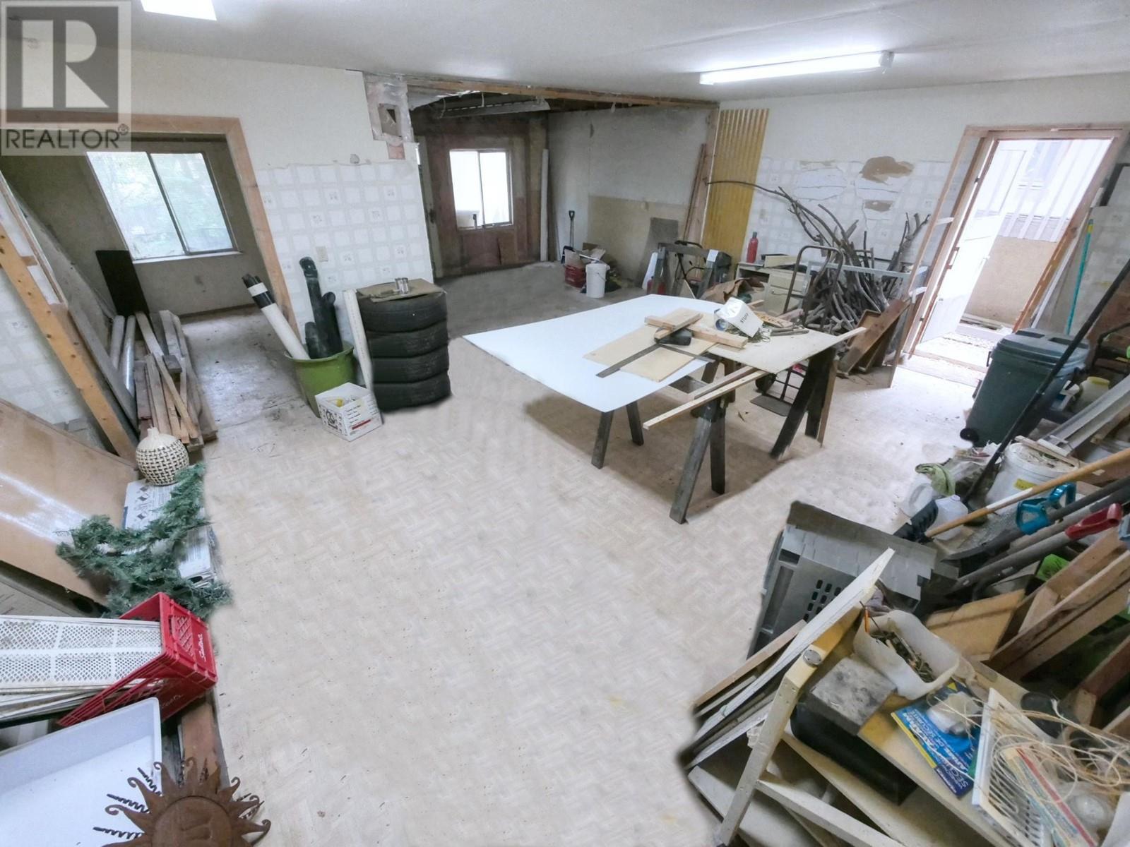  930 CHINA CREEK Road, Genelle