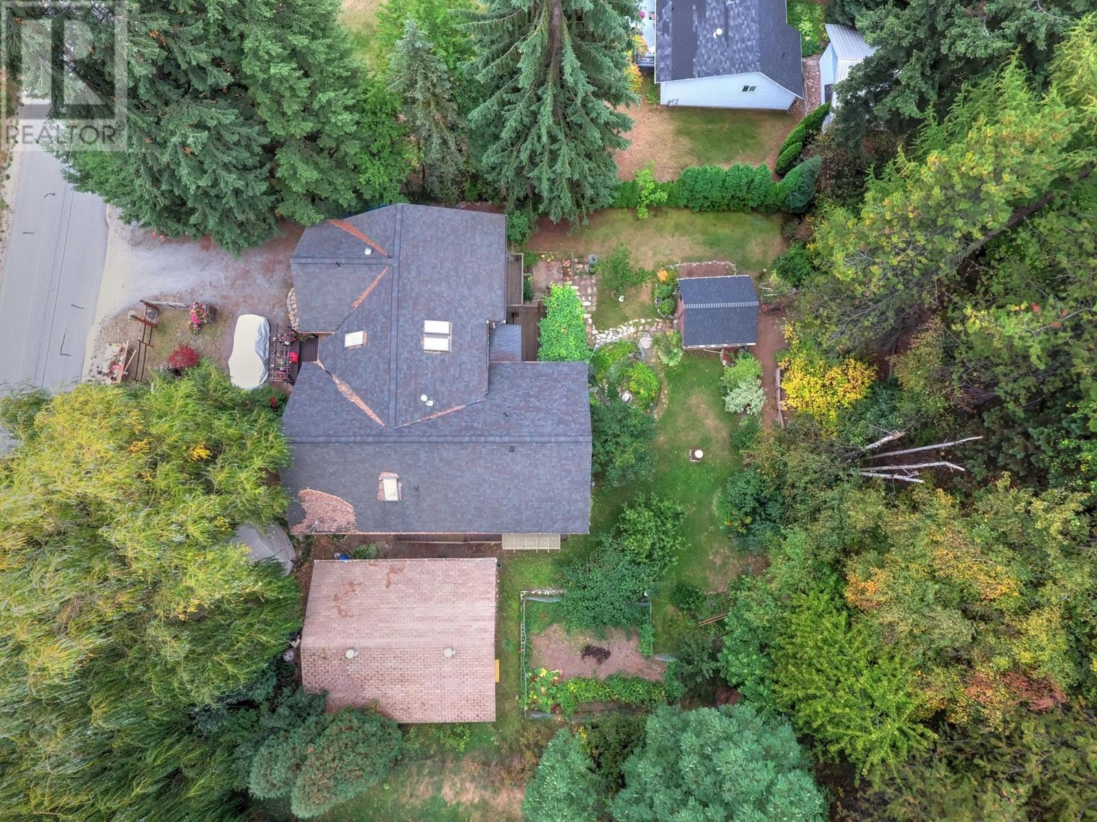  930 CHINA CREEK Road, Genelle