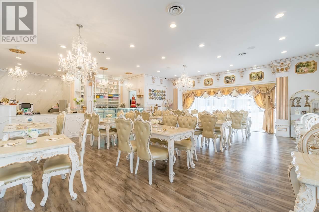 112 4751 GARDEN CITY ROAD, Richmond