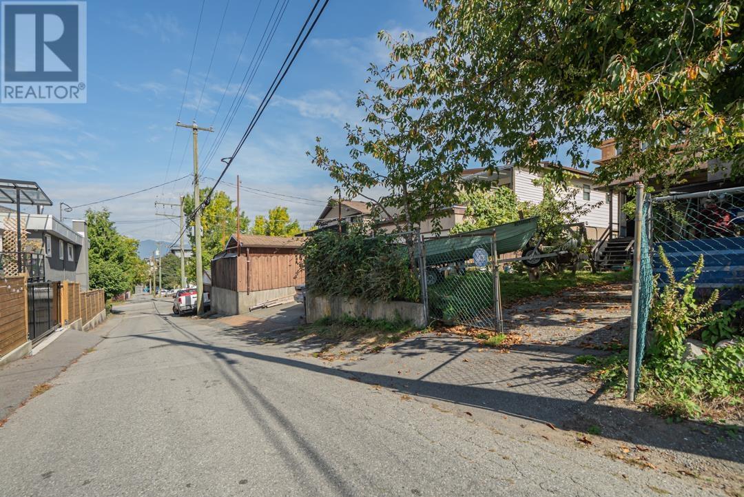 4435 FRASER STREET, Vancouver