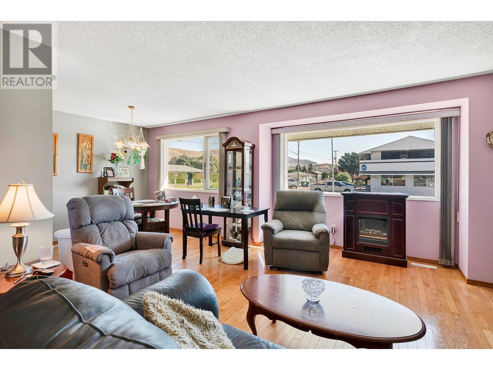 Photo 10 of 1088 Windbreak Street, Kamloops BC