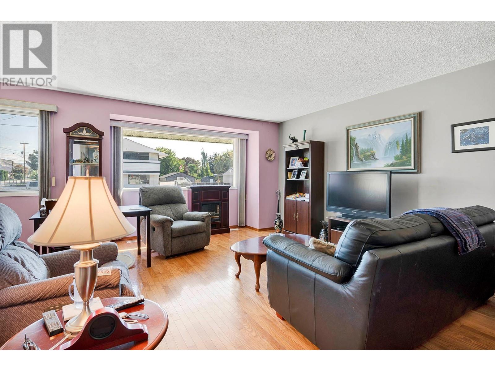 Photo 7 of 1088 Windbreak Street, Kamloops BC