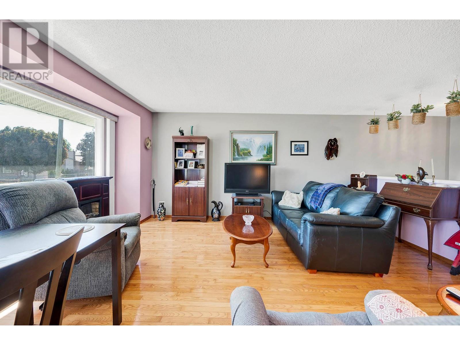 Photo 8 of 1088 Windbreak Street, Kamloops BC