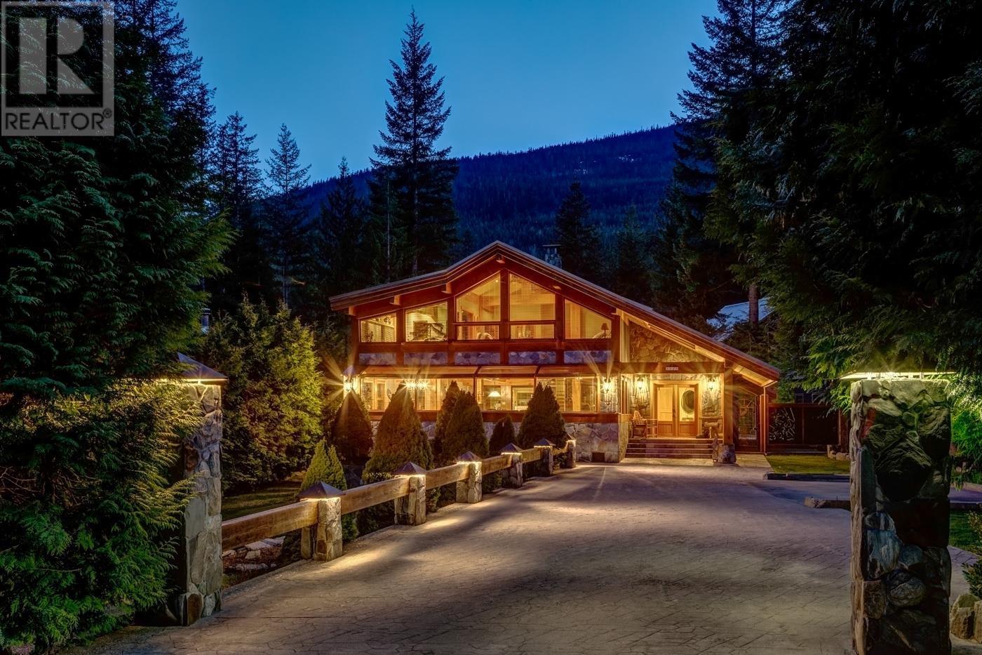 8080 PARKWOOD DRIVE, Whistler real estate listing R2941167