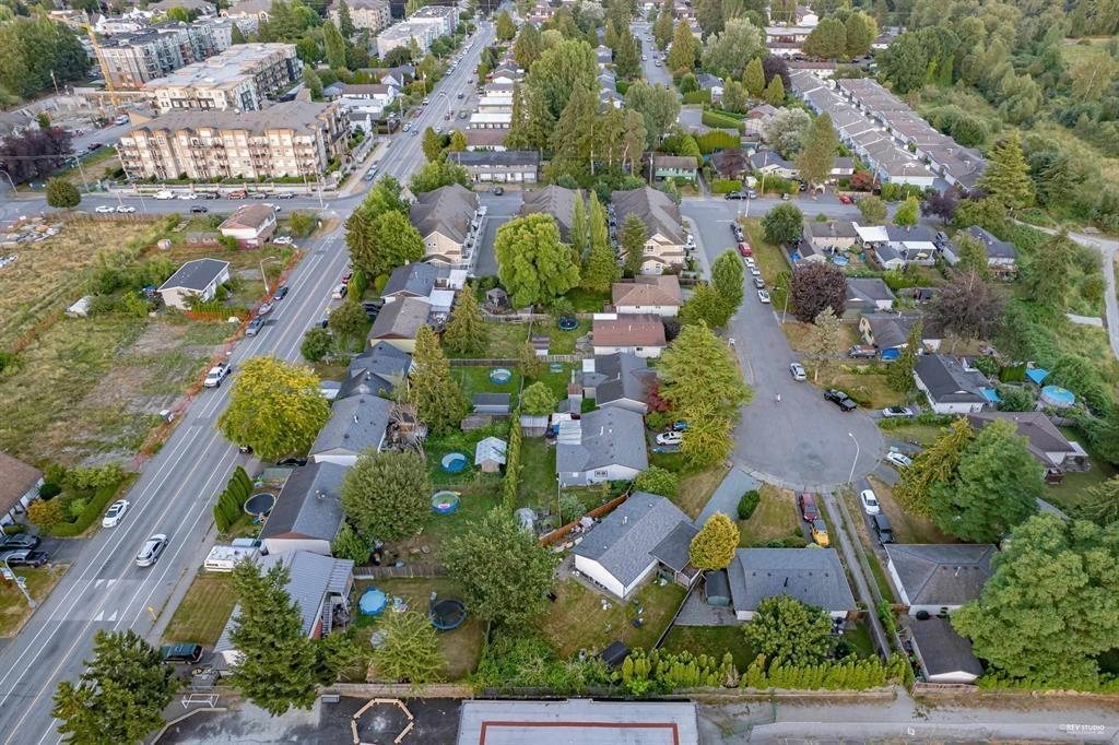 Photo 2 of 20133 52 Avenue, Langley BC