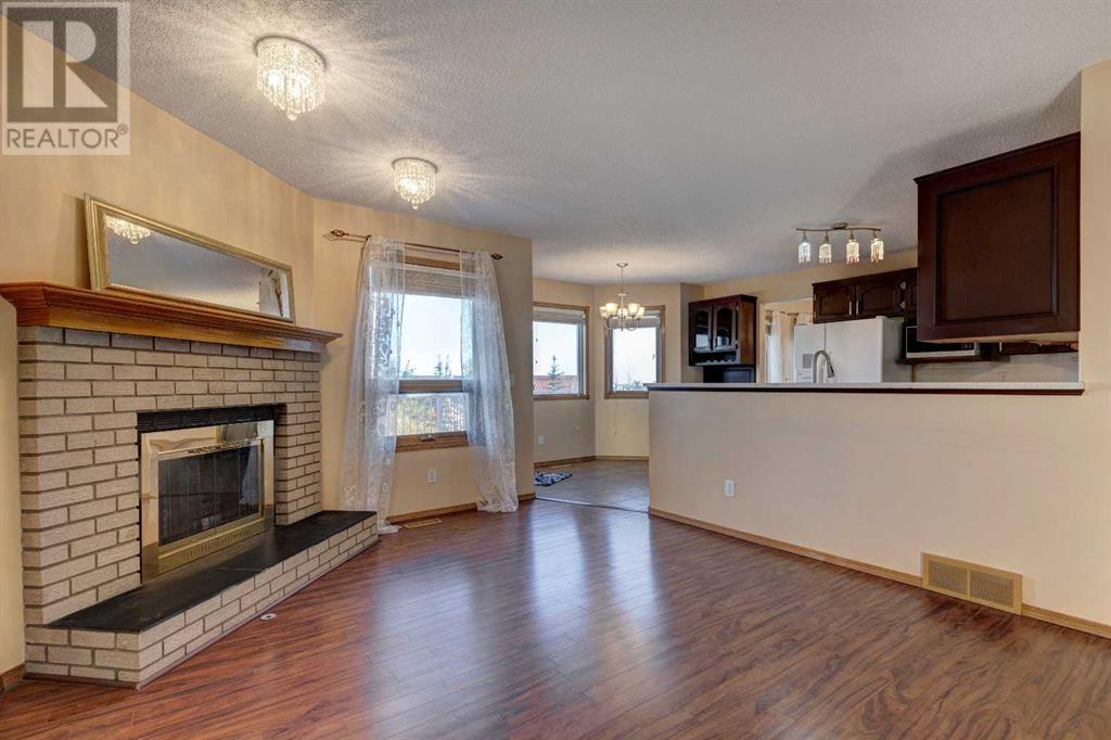 Single Family House for Sale in  Hawkdale Close NW Hawkwood Calgary 